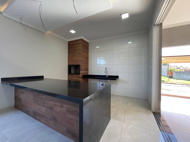Casa com 200m² 3 quartos e 2 banheiros, à venda, no bairro Vila Esperança em Dourados