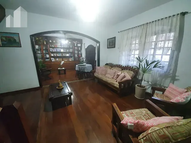 Casa com 300m² 3 quartos e 1 banheiro, à venda, no bairro Parque Horizonte em Nova Iguaçu