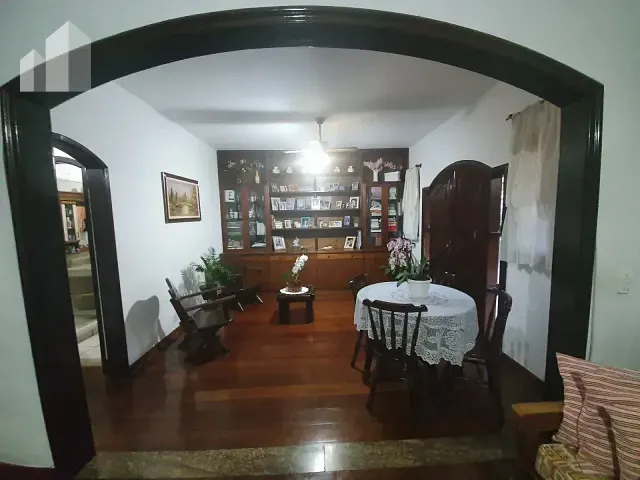Casa com 300m² 3 quartos e 1 banheiro, à venda, no bairro Parque Horizonte em Nova Iguaçu