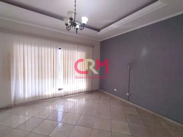 Casa com 250m² 3 quartos e 2 banheiros, para alugar, no bairro Jardim Pagliuso em Taquaritinga