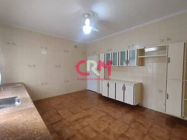 Casa com 250m² 3 quartos e 2 banheiros, para alugar, no bairro Jardim Pagliuso em Taquaritinga