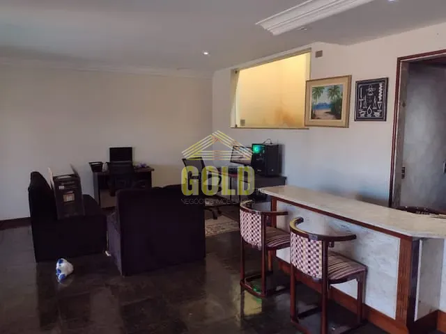 Casa com 390m² 4 quartos e 5 banheiros, à venda, no bairro Lago Parque em Londrina
