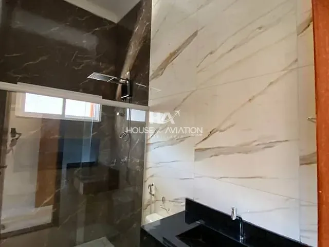 Casa com 250m² 3 quartos e 3 banheiros, à venda, no bairro Bairro das Indústrias em Senador Canedo