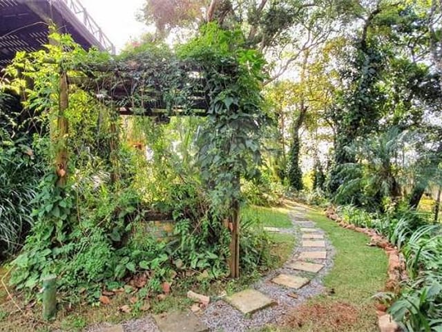 Casa com 5000m² 5 quartos e 8 banheiros, à venda, no bairro Ivoturucaia em Jundiaí