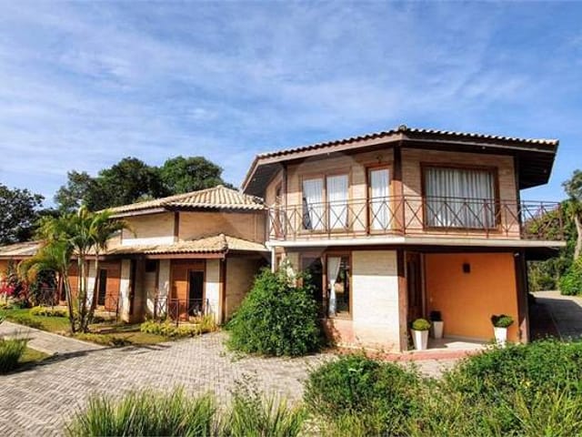Casa com 5000m² 5 quartos e 8 banheiros, à venda, no bairro Ivoturucaia em Jundiaí