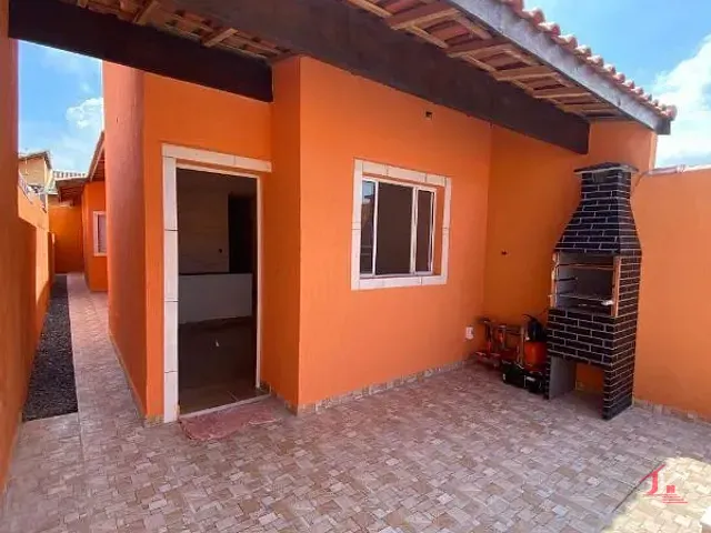 Casa com 125m² 2 quartos e 2 banheiros, à venda, no bairro Jamaica (Praia) em Itanhaém