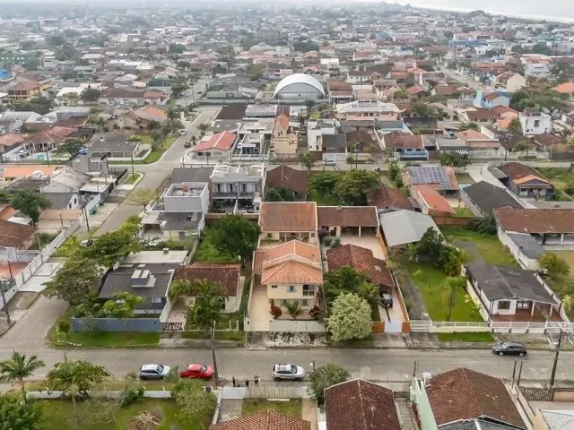 Casa com 480m² 5 quartos e 4 banheiros, à venda, no bairro Praia de Leste em Pontal Do Paraná
