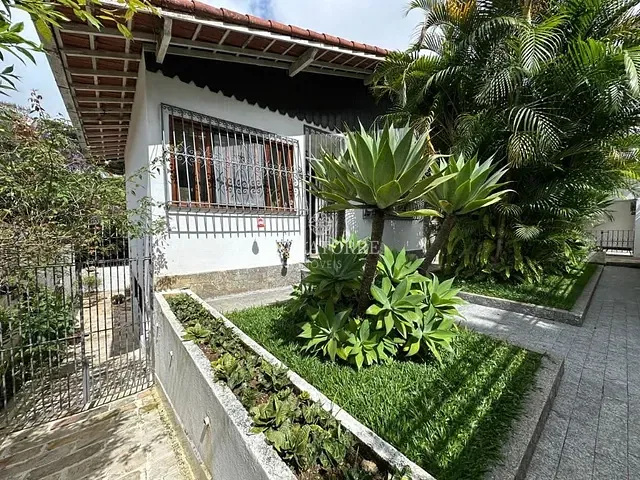 Casa com 366m² 3 quartos e 2 banheiros, à venda, no bairro Carlos Guinle em Teresópolis