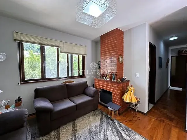 Casa com 366m² 3 quartos e 2 banheiros, à venda, no bairro Carlos Guinle em Teresópolis
