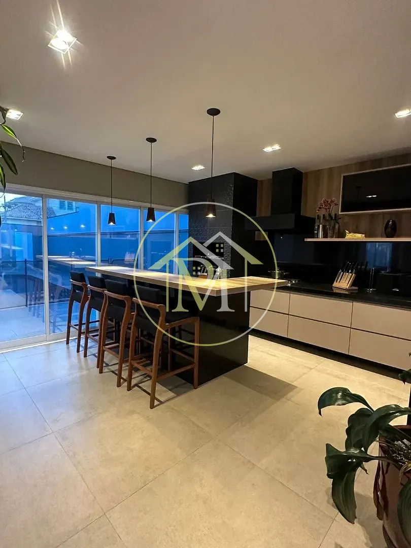 Casa, 3 quartos, 296 m² - Foto 1