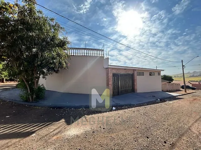 Casa com 250m² 3 quartos e 2 banheiros, à venda, no bairro Jardim Cristina em Serrana