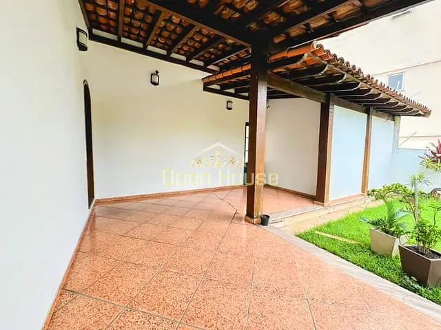 Casa com 342m² 3 quartos e 2 banheiros, à venda, no bairro Laranjal em Volta Redonda