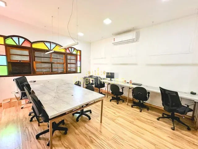 Casa com 342m² 3 quartos e 2 banheiros, à venda, no bairro Laranjal em Volta Redonda