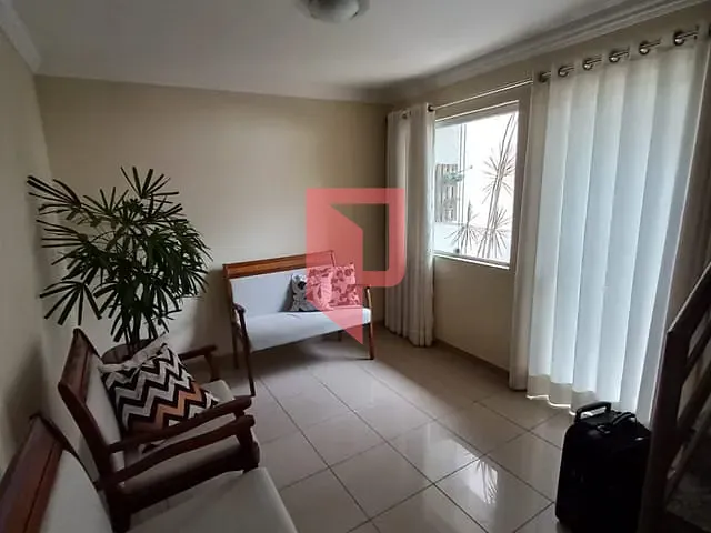 Casa com 300m² 4 quartos e 4 banheiros, à venda, no bairro Caiçaras em Belo Horizonte