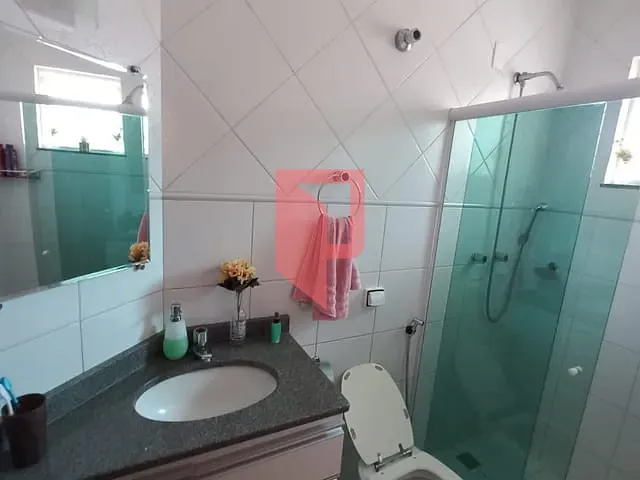 Casa com 300m² 4 quartos e 4 banheiros, à venda, no bairro Caiçaras em Belo Horizonte