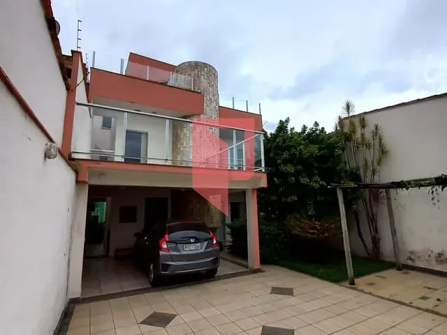 Casa com 300m² 4 quartos e 4 banheiros, à venda, no bairro Caiçaras em Belo Horizonte