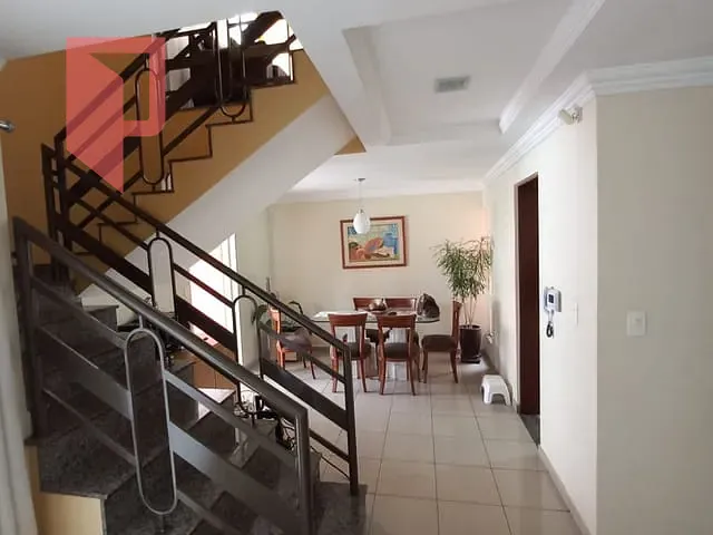 Casa com 300m² 4 quartos e 4 banheiros, à venda, no bairro Caiçaras em Belo Horizonte