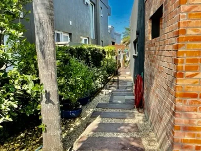 Casa com 1m² 4 quartos e 5 banheiros, à venda, no bairro centro em Xangri-Lá