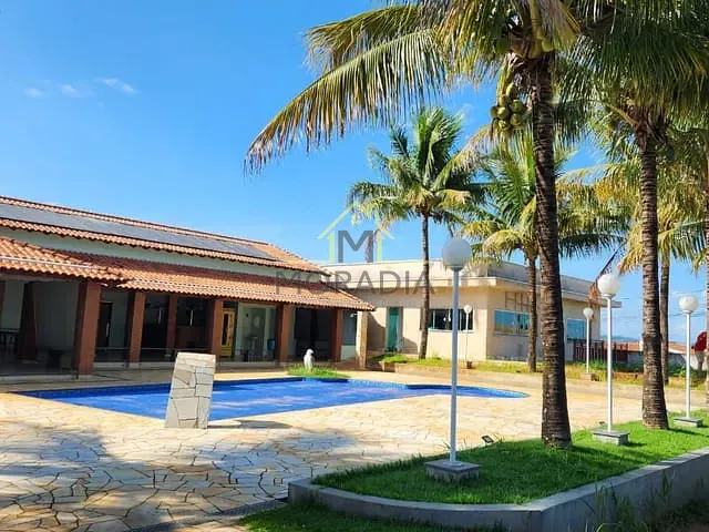 Chácara com 2517m² 3 quartos e 5 banheiros, à venda, no bairro Residencial Aroeira III em Guaxupé