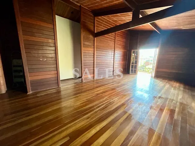 Casa com 371m² 3 quartos e 4 banheiros, à venda, no bairro Parque Guarua em Juiz de Fora