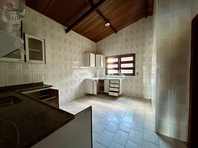 Casa com 371m² 3 quartos e 4 banheiros, à venda, no bairro Parque Guarua em Juiz de Fora