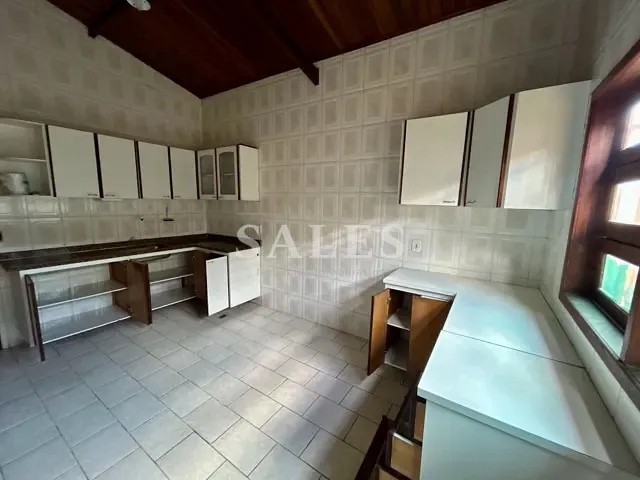 Casa com 371m² 3 quartos e 4 banheiros, à venda, no bairro Parque Guarua em Juiz de Fora