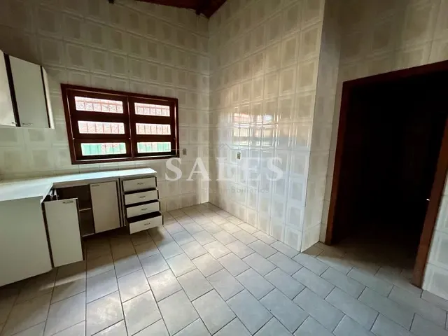 Casa com 371m² 3 quartos e 4 banheiros, à venda, no bairro Parque Guarua em Juiz de Fora