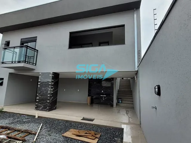 Casa com 300m² 3 quartos e 3 banheiros, à venda, no bairro Colinas de Santa Bárbara em Pouso Alegre