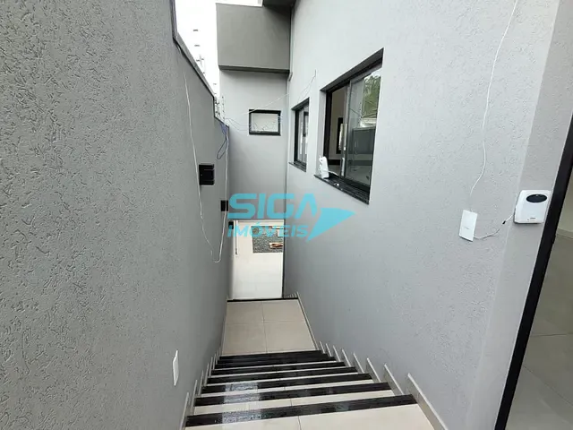 Casa com 300m² 3 quartos e 3 banheiros, à venda, no bairro Colinas de Santa Bárbara em Pouso Alegre