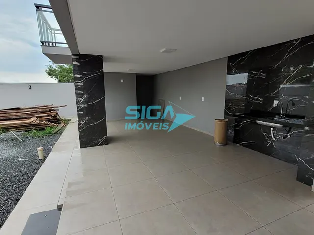 Casa com 300m² 3 quartos e 3 banheiros, à venda, no bairro Colinas de Santa Bárbara em Pouso Alegre