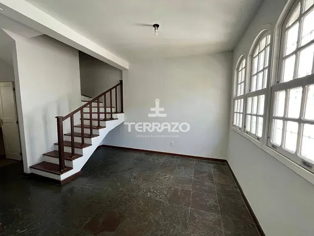 Casa com 100m² 3 quartos e 1 banheiro, à venda, no bairro Jardim Veneza em Volta Redonda