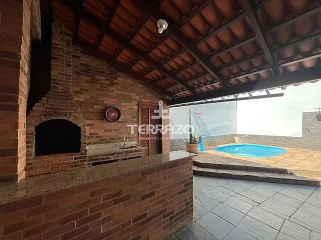 Casa com 100m² 3 quartos e 1 banheiro, à venda, no bairro Jardim Veneza em Volta Redonda