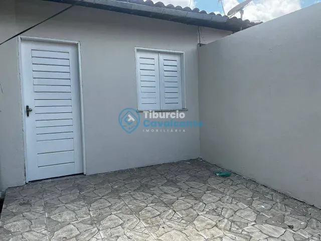 Casa 2 quartos e 1 banheiro, para alugar, no bairro Novo Parque Iracema em Maranguape