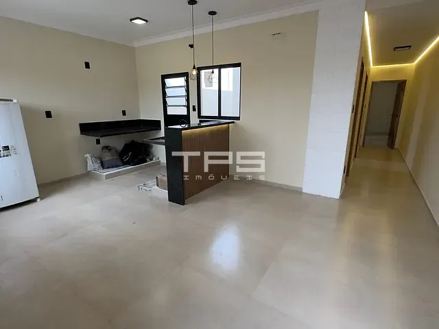 Casa 2 quartos e 2 banheiros, à venda, no bairro São Dimas em Guaratinguetá