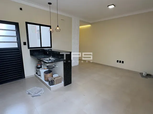 Casa 2 quartos e 2 banheiros, à venda, no bairro São Dimas em Guaratinguetá