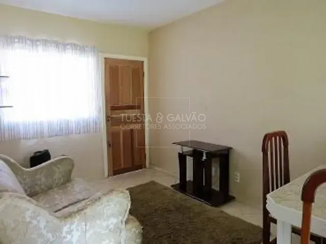 Casa com 56m² 2 quartos e 1 banheiro, à venda, no bairro Uvaranas em Ponta Grossa