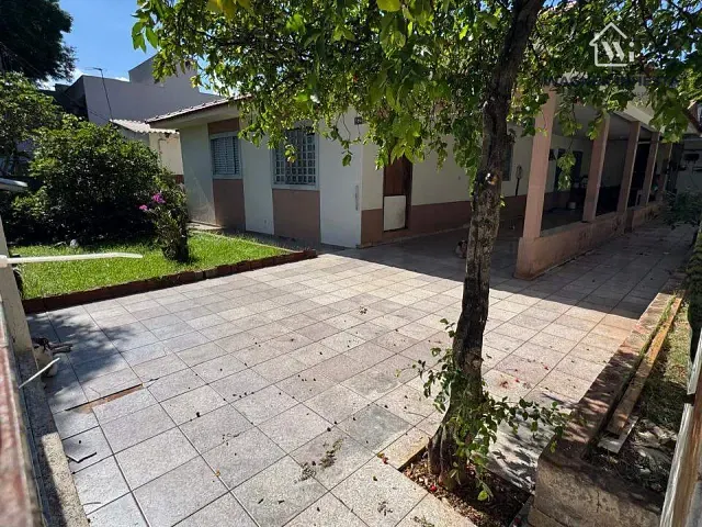 Casa com 264m² 3 quartos e 2 banheiros, à venda, no bairro Vila Morangueira em Maringá
