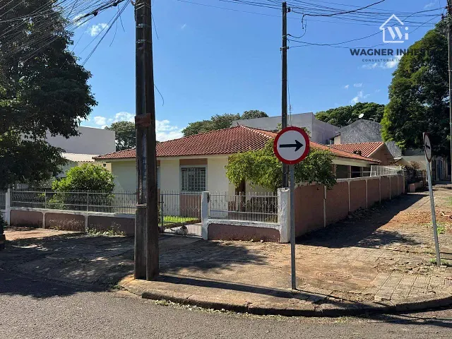 Casa com 264m² 3 quartos e 2 banheiros, à venda, no bairro Vila Morangueira em Maringá