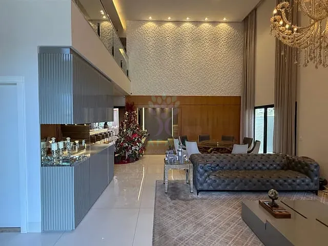 Casa com 450m² 4 quartos e 6 banheiros, à venda, no bairro Chácara Cachoeira em Campo Grande