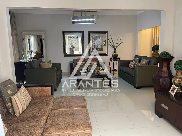 Casa 4 quartos e 2 banheiros, à venda, no bairro Centro em Barretos