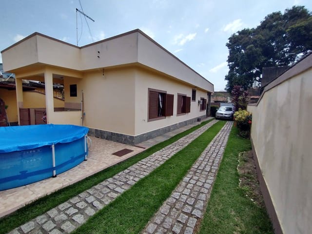 Casa com 360m² 3 quartos e 2 banheiros, à venda, no bairro Parque Turf Club em Campos dos Goytacazes