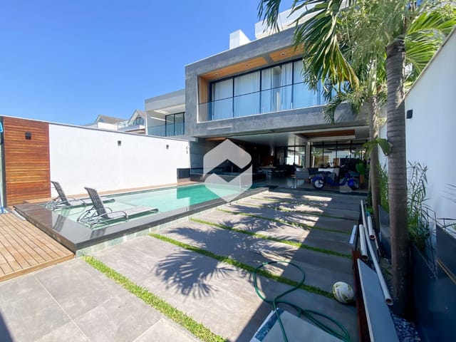 Casa com 400m² 4 quartos e 7 banheiros, à venda, no bairro Recreio dos Bandeirantes em Rio de Janeiro