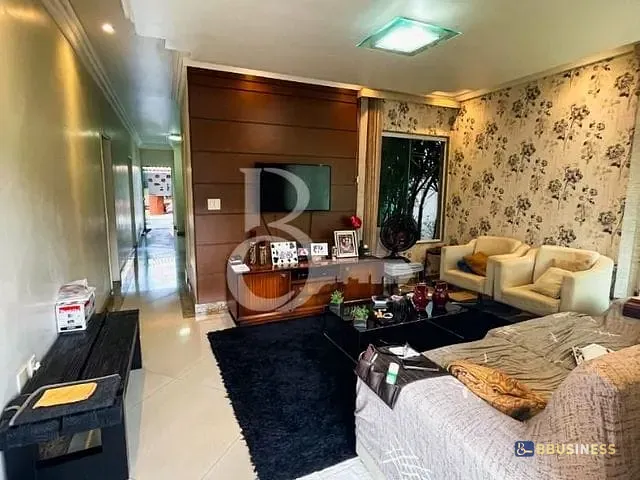 Casa com 360m² 4 quartos e 6 banheiros, à venda, no bairro Parque Rodoviários em Campos dos Goytacazes