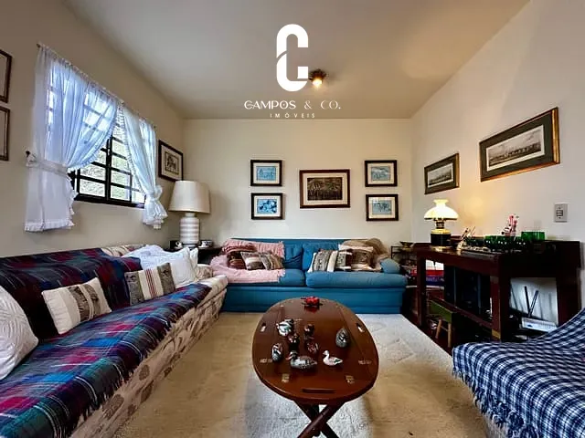 Casa com 400m² 3 quartos e 3 banheiros, à venda, no bairro Atalaia em Campos do Jordão