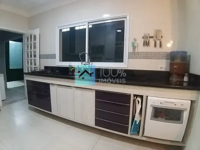 Casa com 250m² 3 quartos e 3 banheiros, à venda, no bairro Loteamento Villa Branca em Jacareí