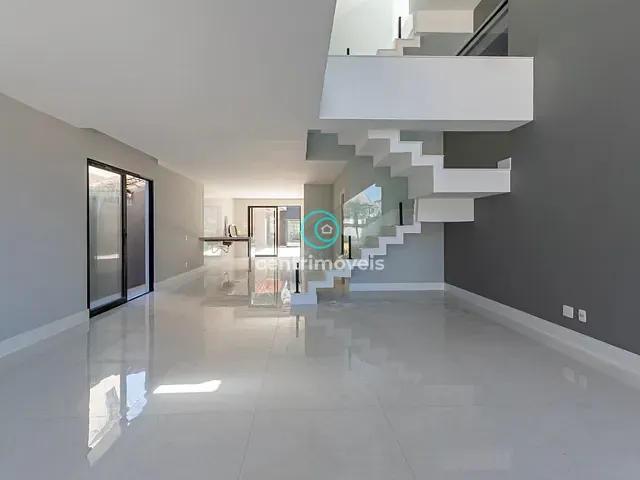Casa com 360m² 4 quartos e 6 banheiros, à venda, no bairro Barra da Tijuca em Rio de Janeiro