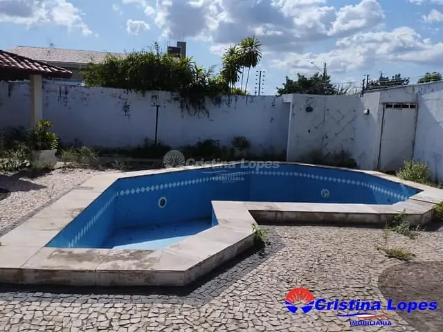 Casa com 975m² 4 quartos e 4 banheiros, à venda, no bairro Santa Isabel em Teresina