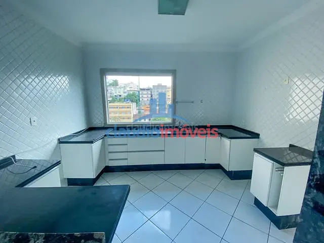 Casa com 230m² 4 quartos e 4 banheiros, à venda, no bairro Jardim Amália em Volta Redonda