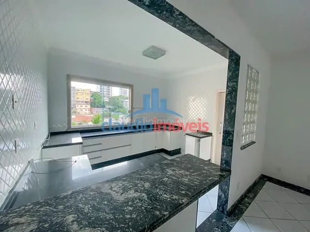Casa com 230m² 4 quartos e 4 banheiros, à venda, no bairro Jardim Amália em Volta Redonda