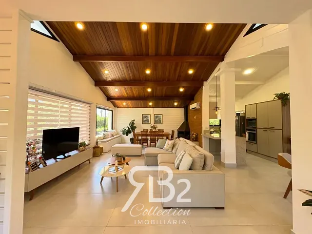 Casa com 828m² 3 quartos e 4 banheiros, à venda, no bairro Vista Alegre em Vinhedo